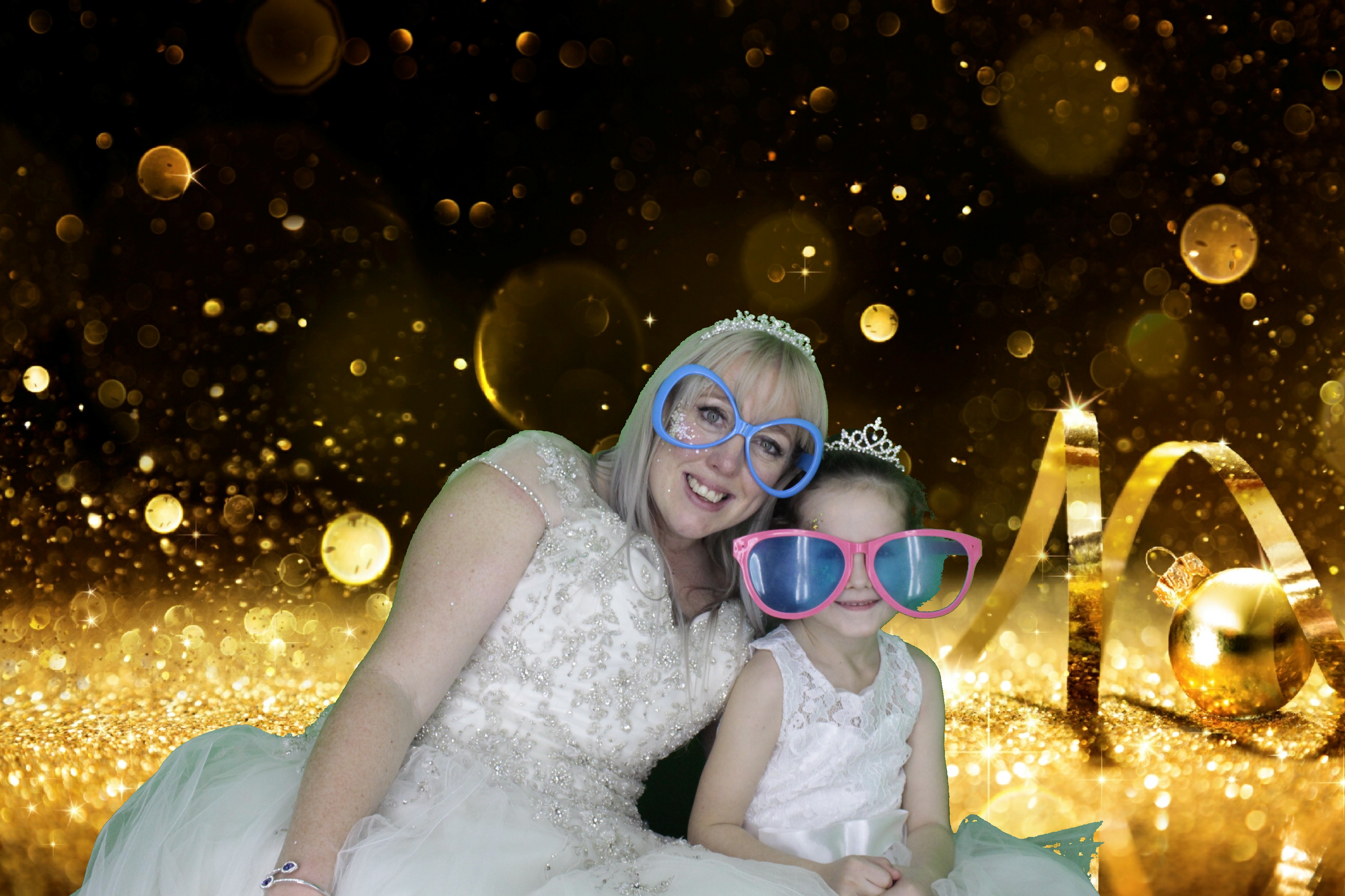 Nikki Carr's Wedding | View more photos from the event at gallery.myphotoboothexperience.co.uk/u/MyPhotoBoothExperienceLtd/Nikki-Carrs-Wedding